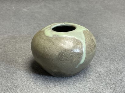 Eugène LION (1864-1945)
Deux vases boules...