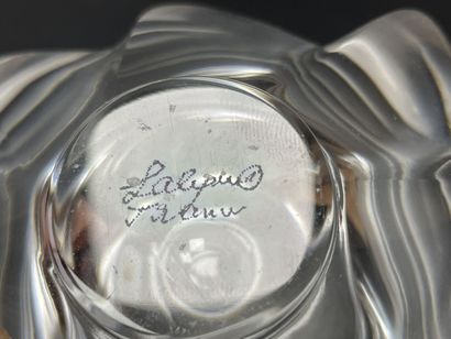 LALIQUE France, flacon en cristal moulé,...