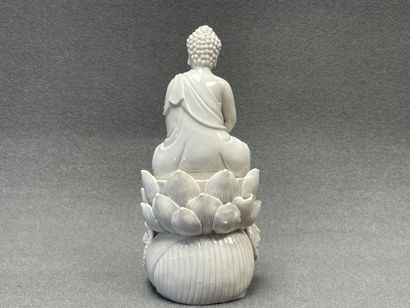 CHINE fin XIX°
Statuette en porcelaine dite...