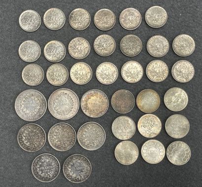 Ensemble de pièces argent: 
- 2 pièces 50...