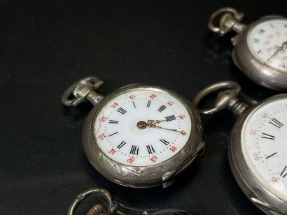 Lot de quatre montre de col en argent, une...