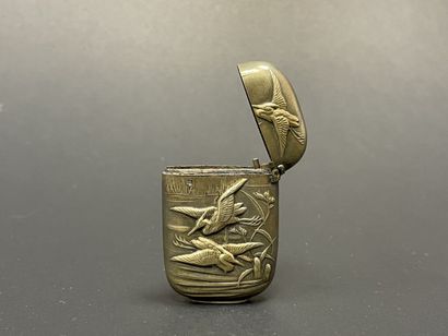 Boite à allumettes pyrogène à décor d'oiseaux
Japon...