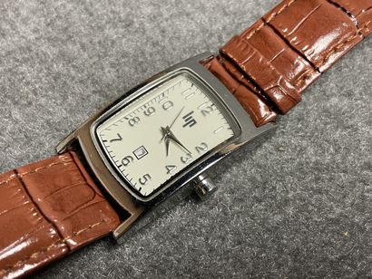 Lot de quatre montres: 
Casio, Pierre Cardin,...