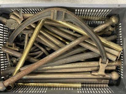 QUINCAILLERIE et Bronzes d'ameublement fin...