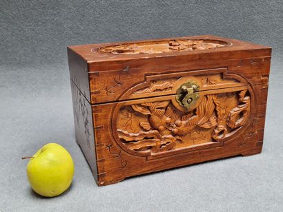 Coffret en bois exotique sculpté de poissons
Asie...