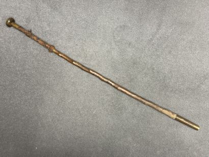 Canne basque dite Makila.
H: 89 cm. 
Manque...