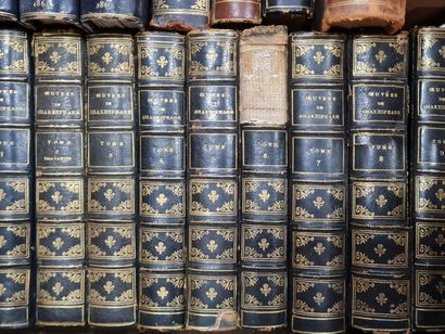 Trois cartons de livres reliés