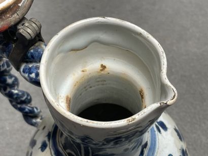 Pichet en faïence de Delft XIX° marqué S....