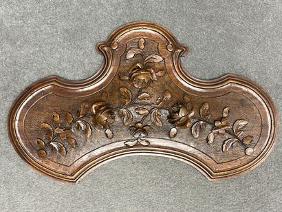 Lot de bois sculpté. 
H. : de 11 à 47 cm...