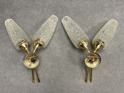 Paire d'appliques des années 1970.
H: 31...