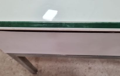 Petit table basse dessus verre éclairante...