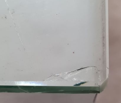 Petit table basse dessus verre éclairante...