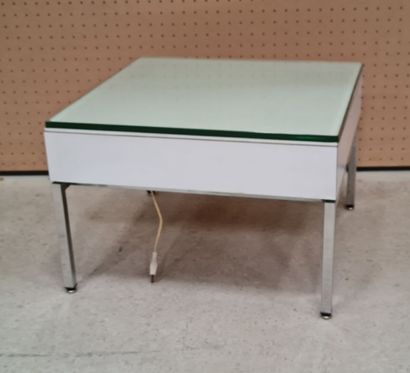 Petit table basse dessus verre éclairante...