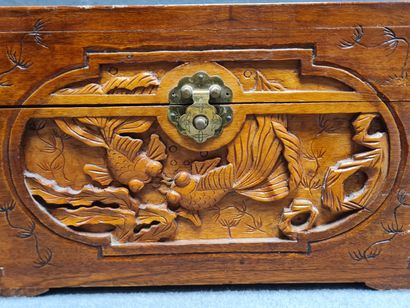Coffret en bois exotique sculpté de poissons
Asie...