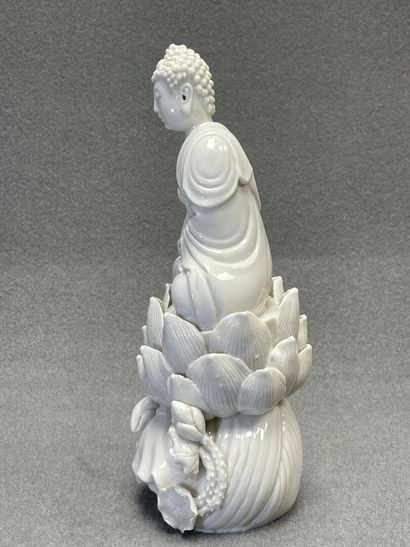 CHINE fin XIX°
Statuette en porcelaine dite...