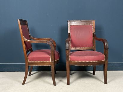 Paire de fauteuils en placage d'acajou
Epoque...