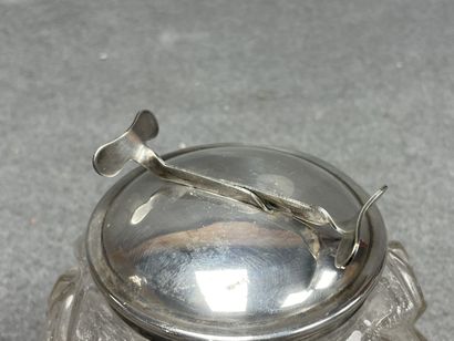 Shaker à cocktail et sucrier avec pince dans...