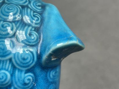 Paire de chiens de Fô en porcelaine émaillée...