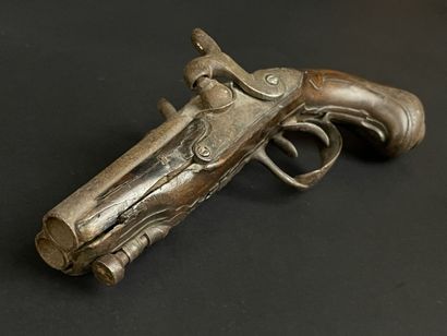 Pistolet à pierre, canon juxtaposé. 
L. :21...