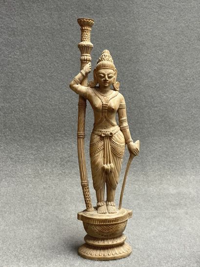 Sculpture en bois figurant une indienne et...