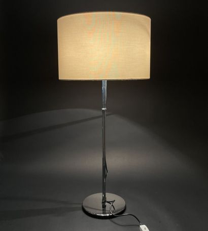 Lampe de salon des années 70
Abat-jour réglable...