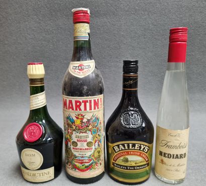 Caisse d'alcool et apéritifs divers