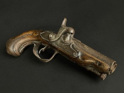 Pistolet à pierre, canon juxtaposé. 
L. :21...