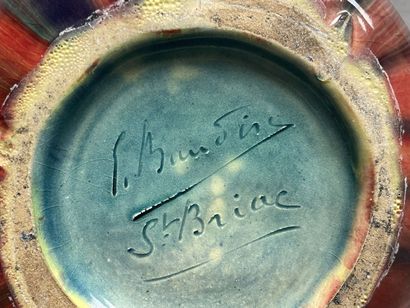 Vase coloquinte en grès émaillé. 
H. :24...