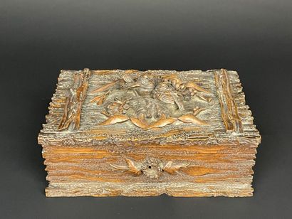 Coffret en bois sculpté toute faces Forêt...