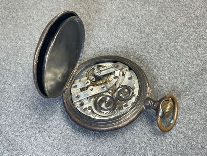 Régulateur de poche en métal 
D. :7 cm.
