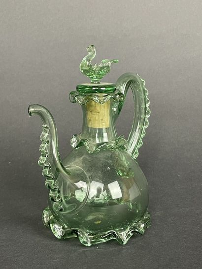 Petite burette en verre de Venise. 
H. :15,5...