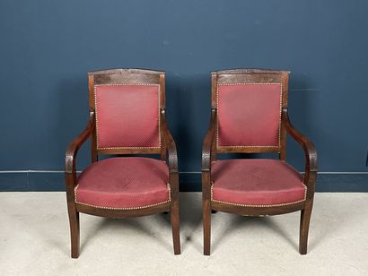 Paire de fauteuils en placage d'acajou
Epoque...