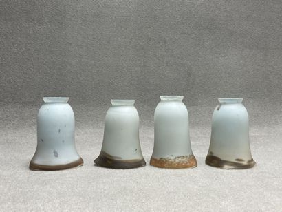 Quatre tulipes en pate de verre. 
H. :16...