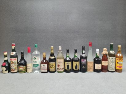 Caisse d'alcool et apéritifs divers