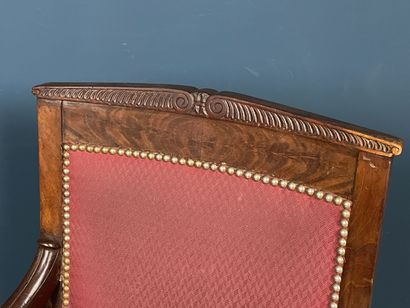 Paire de fauteuils en placage d'acajou
Epoque...