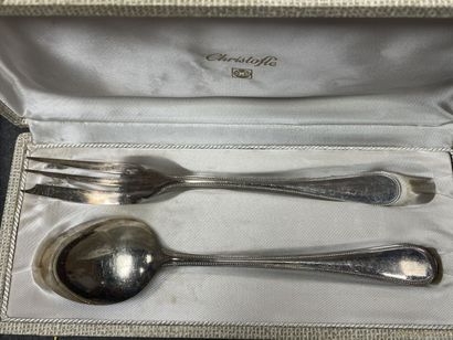 CHRISTOFLE Modèle perles.
Ménagère de couverts...