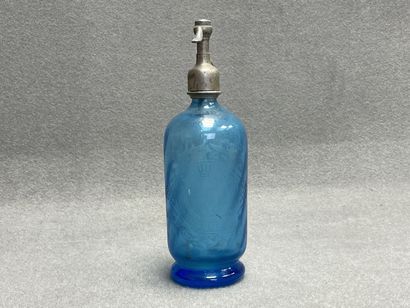 Siphon en verre bleu marqué Guignier à Auxerre.
H:...