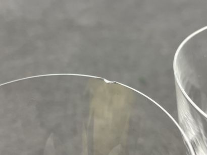 BACCARAT 
Six petits verres à pied. 
H. :11...
