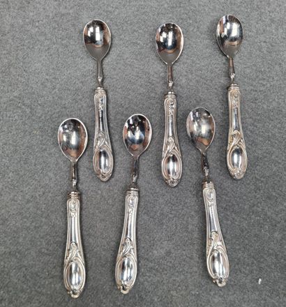 Ensemble de couverts de service et petites...
