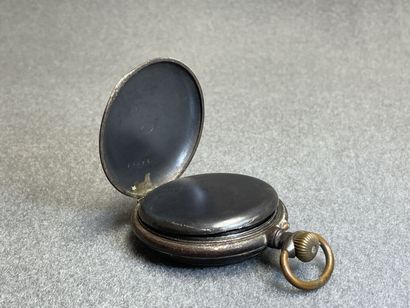 Régulateur de poche en métal 
D. :7 cm.