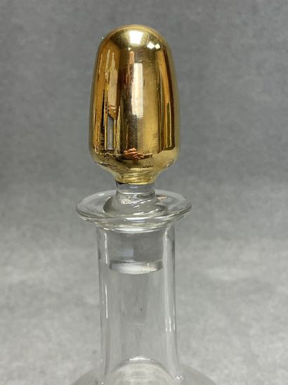 BACCARAT
Carafe et deux flutes. 
H. :30 cm...