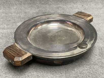 Assiette à bouillie en métal, coquetier et...