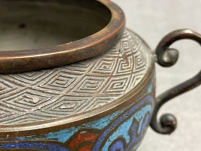 JAPON début XX°: brûle parfum à décor d'émaux...