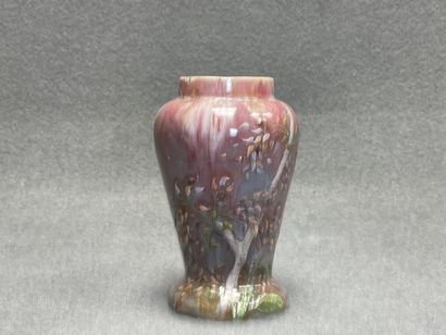 Emile GALLE (1846-1904)
Petit vase en céramique...