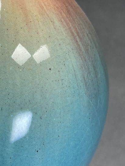Vase coloquinte en grès émaillé. 
H. :24...