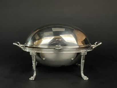 Chauffe plat en métal argenté à couvercle...