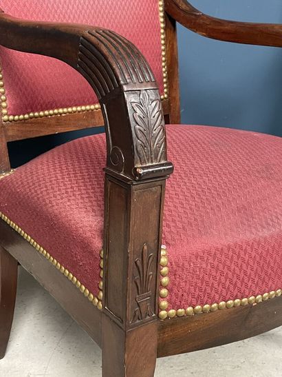 Paire de fauteuils en placage d'acajou
Epoque...