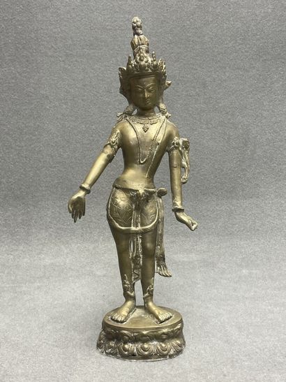 Divinité hindoue. 
sculpture en bronze. 
H....