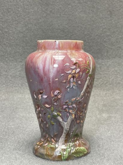 Emile GALLE (1846-1904)
Petit vase en céramique...
