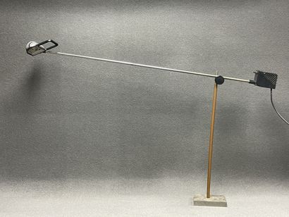 STILNOVO. 
Lampe de bureau en métal et pvc
H...